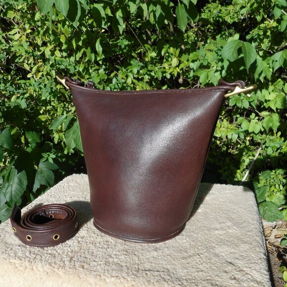 Sold***Vintage Coach 9085 Helen's Legacy  in Mahogany - Picture 1 of 12